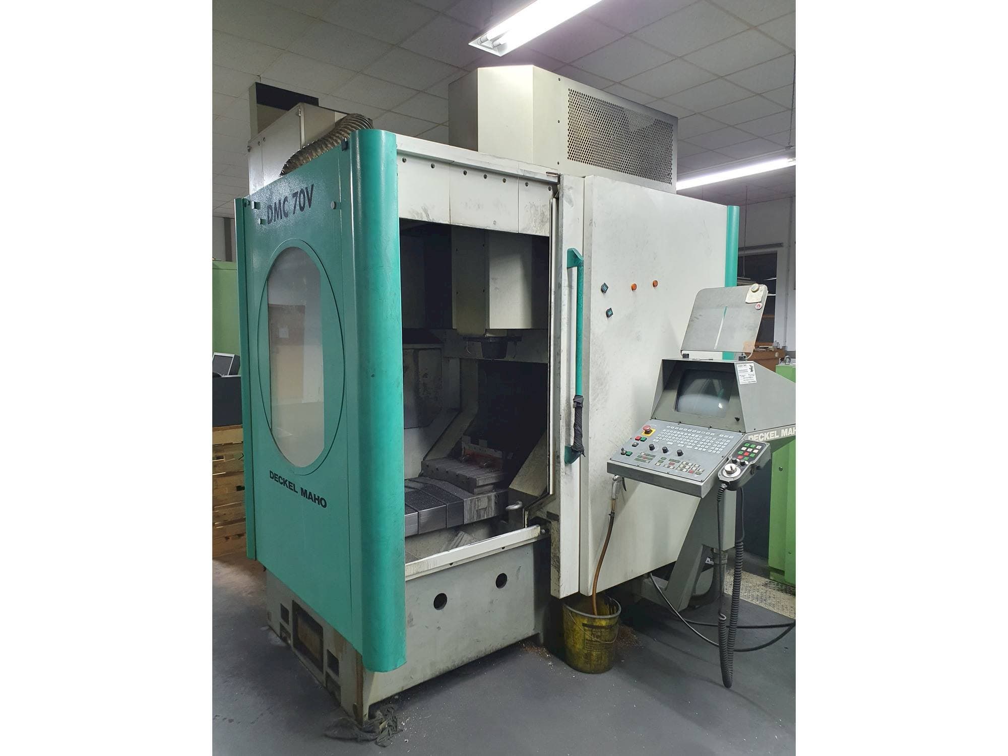 Frontansicht der DMG DMC 70 V Maschine