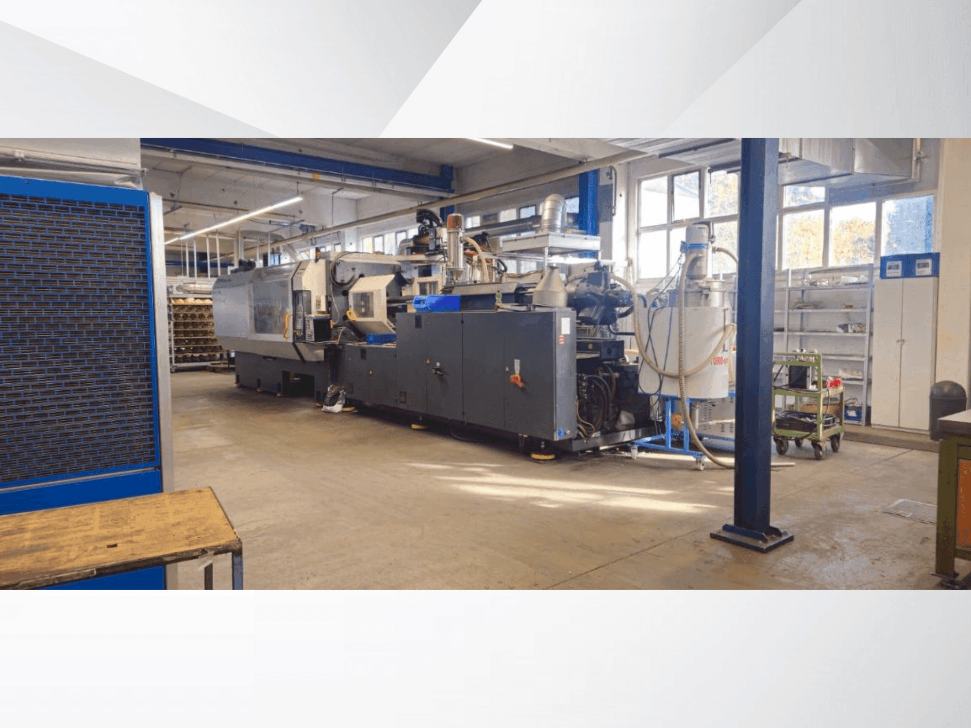 Frontansicht der DEMAG System 650 / 1000-3300 Maschine