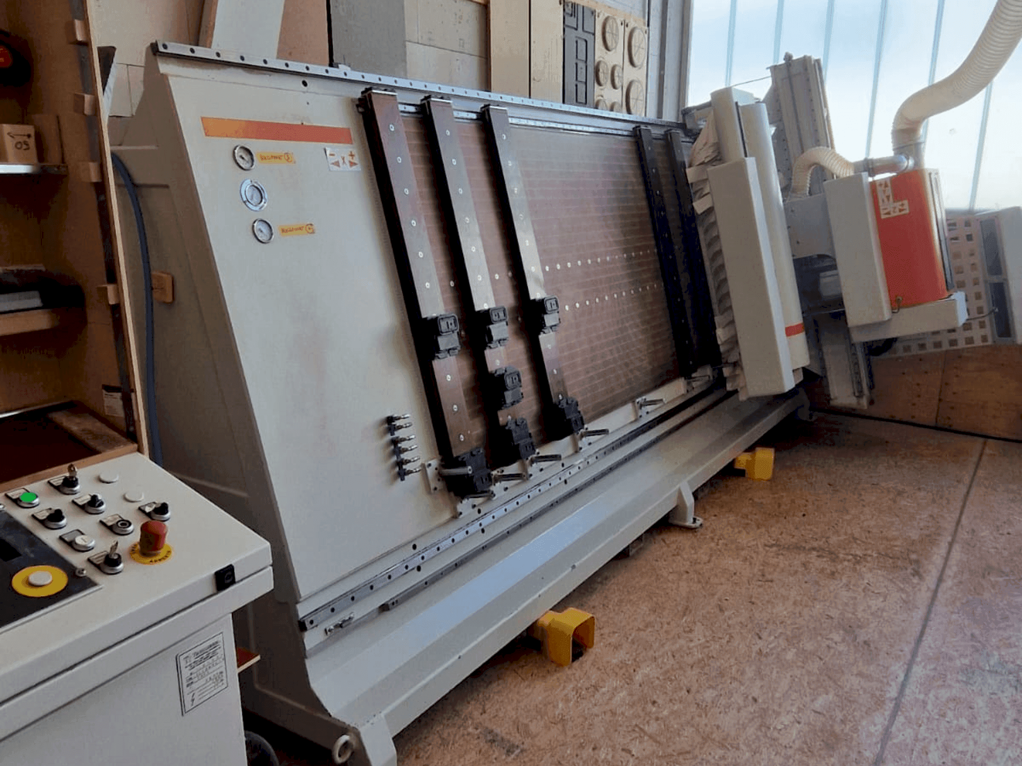 Frontansicht der TECNOTEAM TECNOFLEX  Maschine