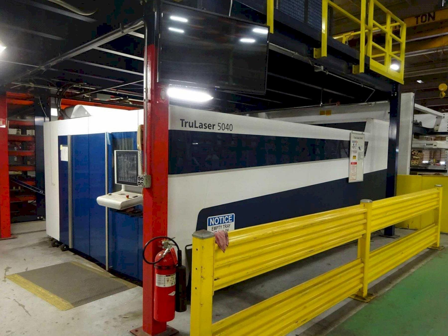 Frontansicht der Trumpf TruLaser 5040 Fiber  Maschine