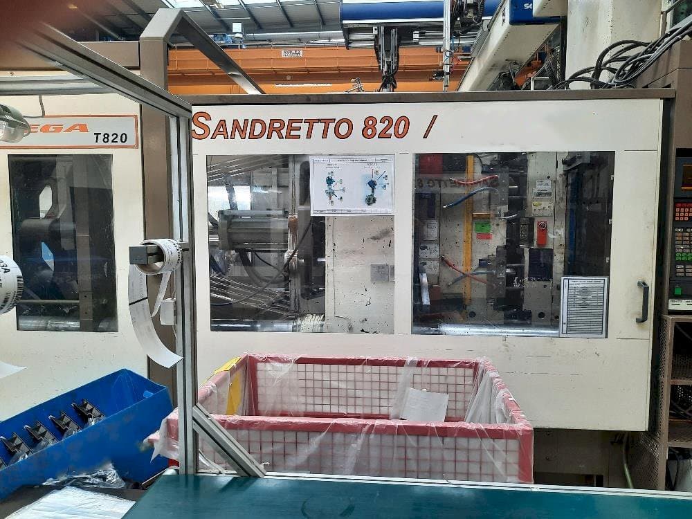 Frontansicht der SANDRETTO 820/6434 Maschine