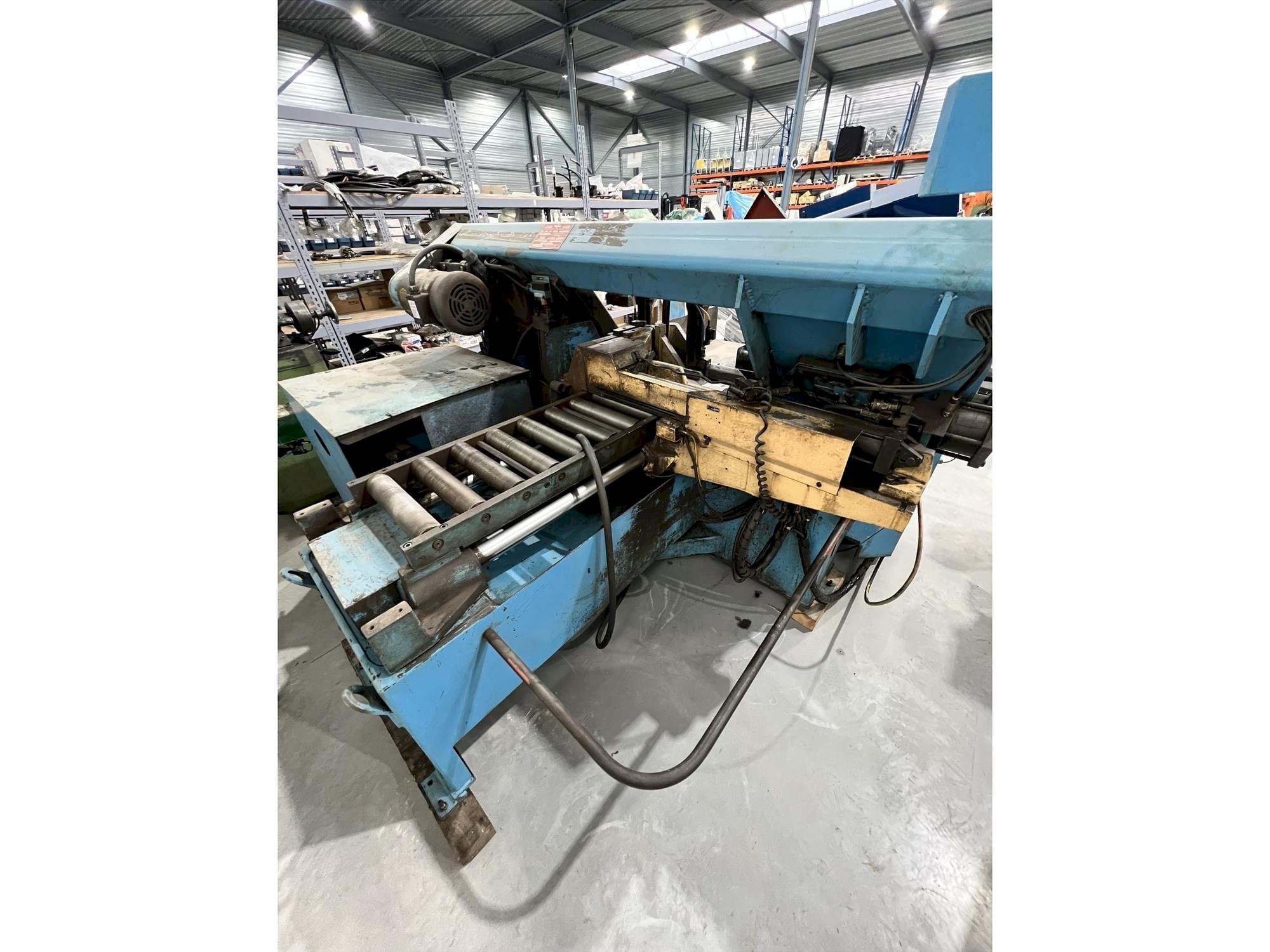 Frontansicht der DoALL 3300NC  Maschine
