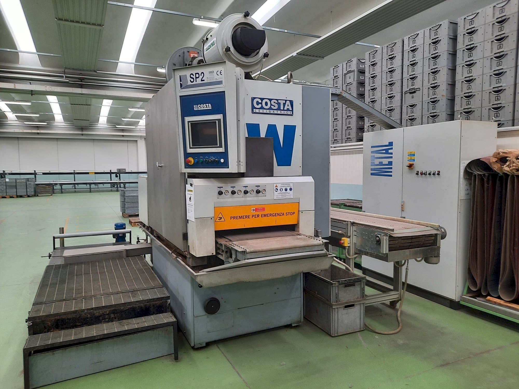 Frontansicht der Costa CCCC 600  Maschine