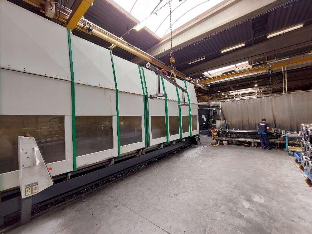 Frontansicht der Unisign Univers 6 (A-as) Maschine