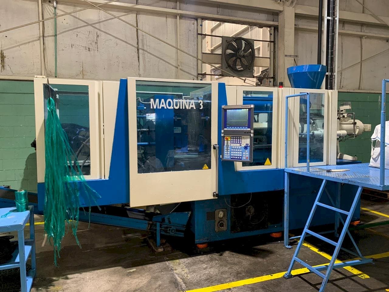 Frontansicht der Krauss Maffei 160/750 CX Maschine