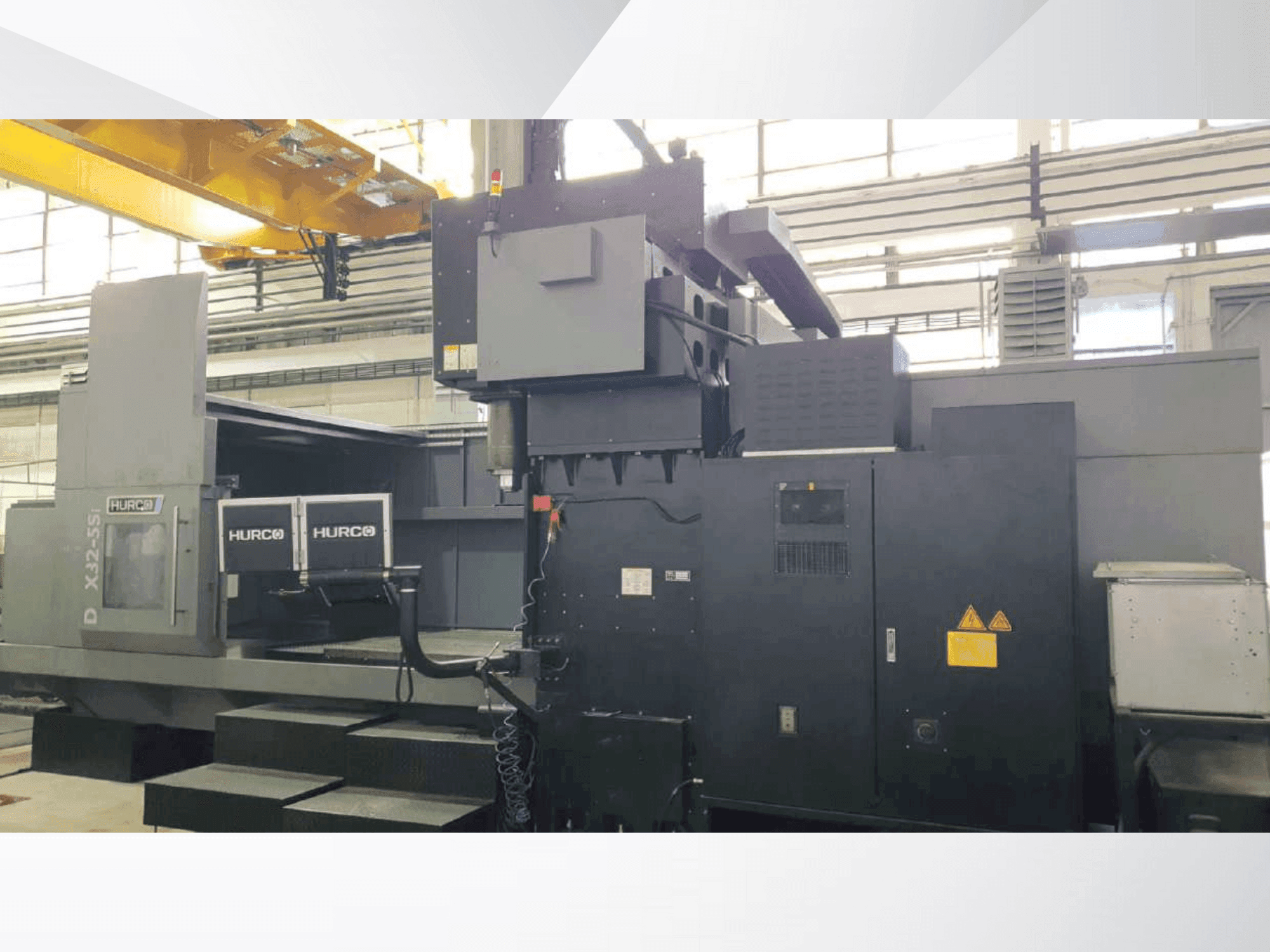 Frontansicht der Hurco DCX32-5Si  Maschine