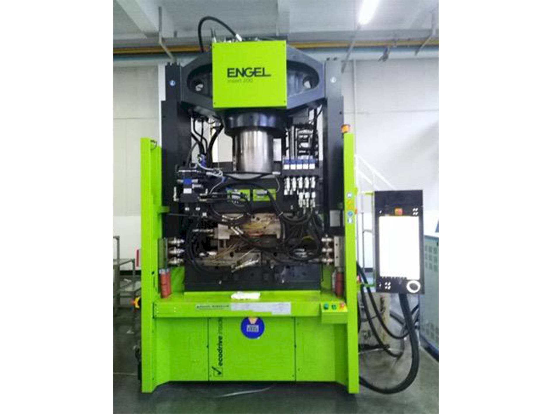 Frontansicht der ENGEL insert 650H / 200 Maschine