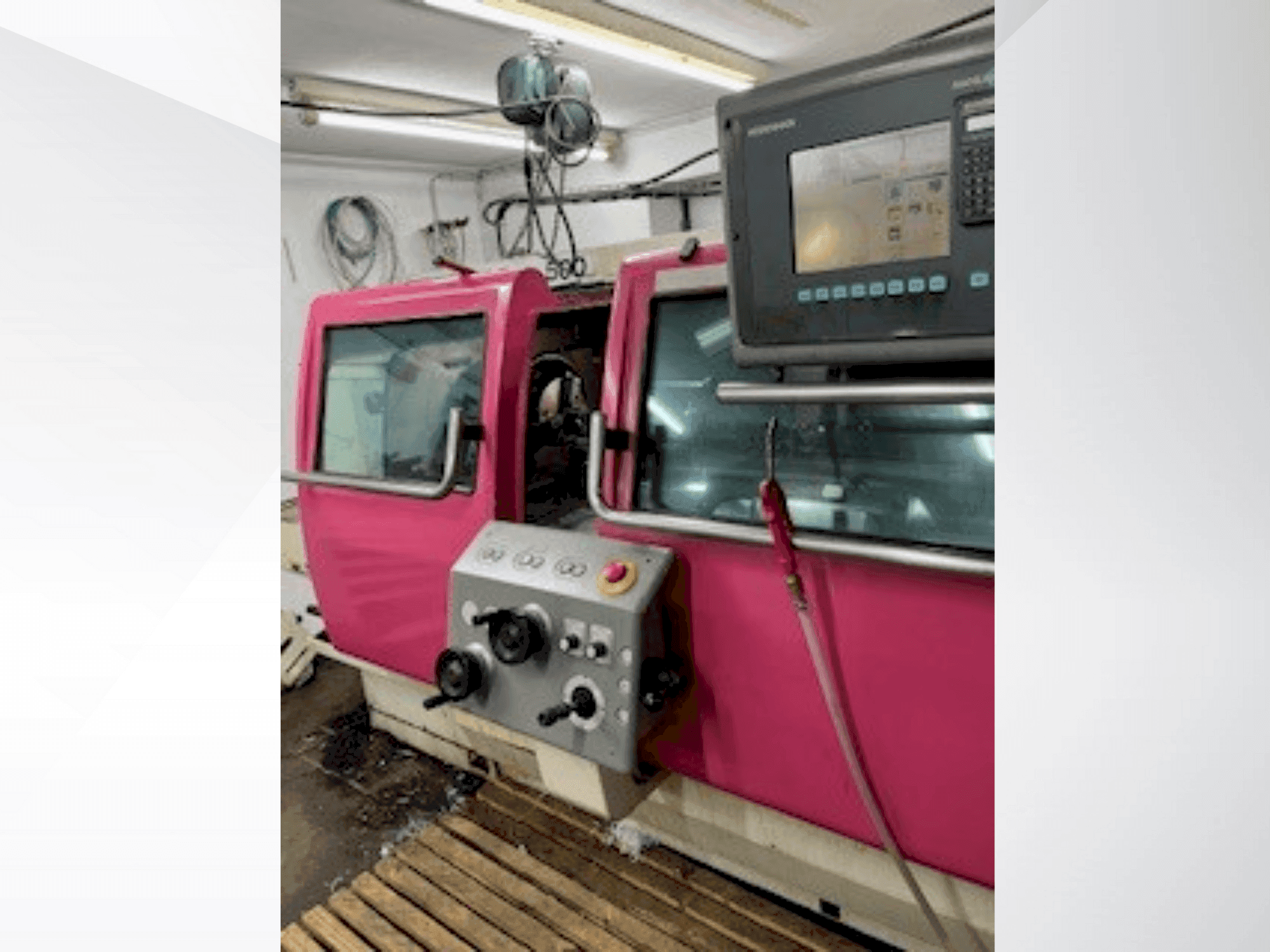 Frontansicht der Gildemeister NEF Plus 500 (1998) Maschine