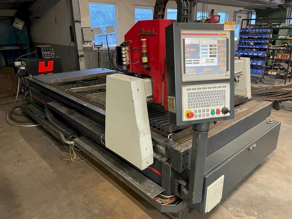Frontansicht der Baykal BPH 1503 + Hypertherm HPR 130  Maschine