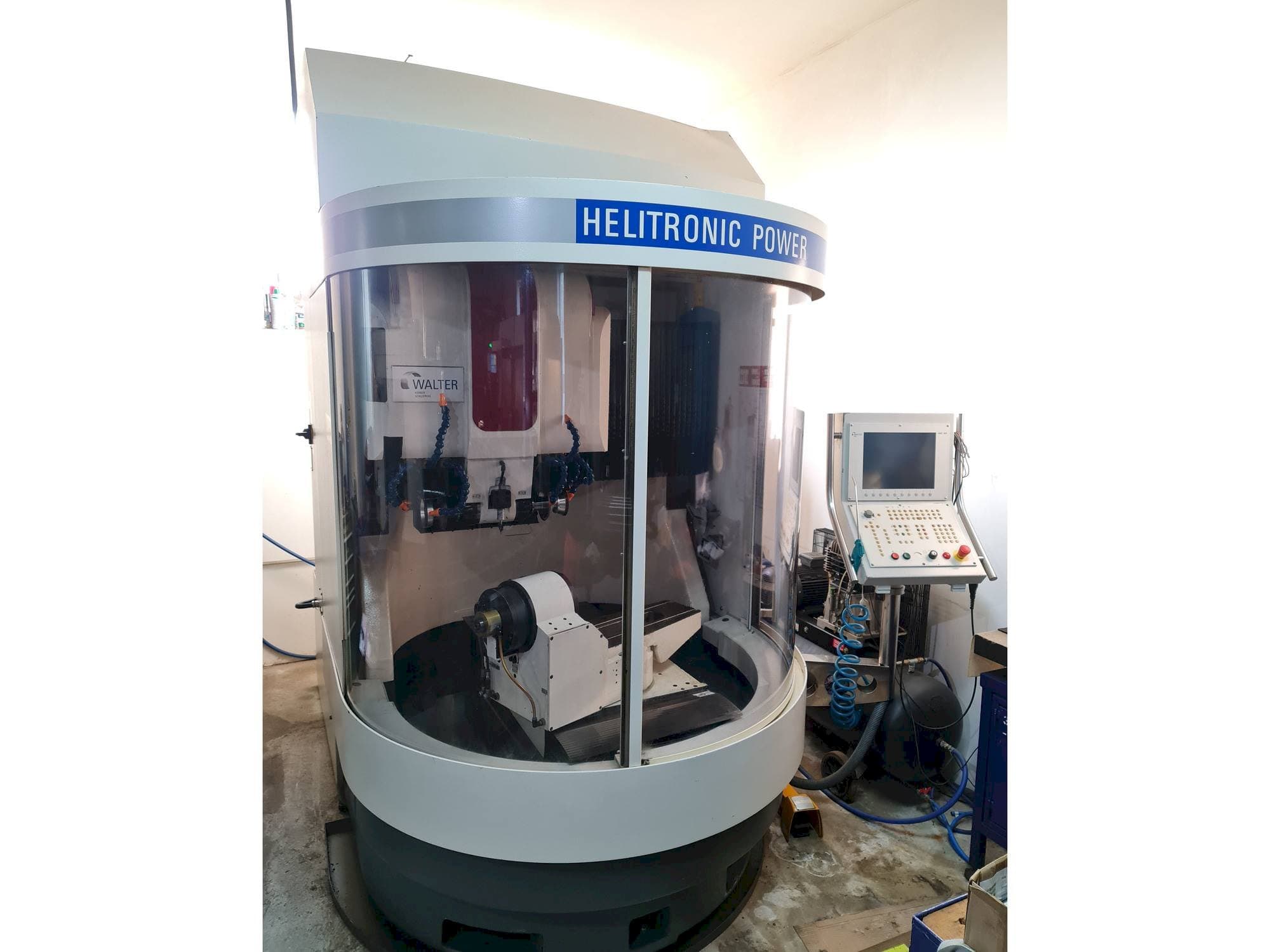 Frontansicht der Walter HELITRONIC POWER  Maschine