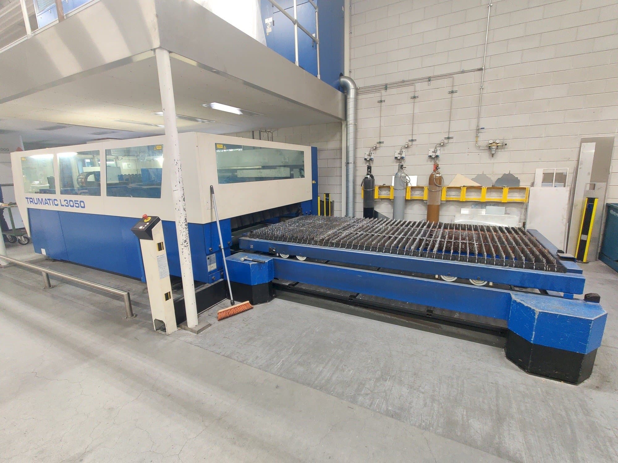 Frontansicht der Trumpf Trumatic L3050 Maschine