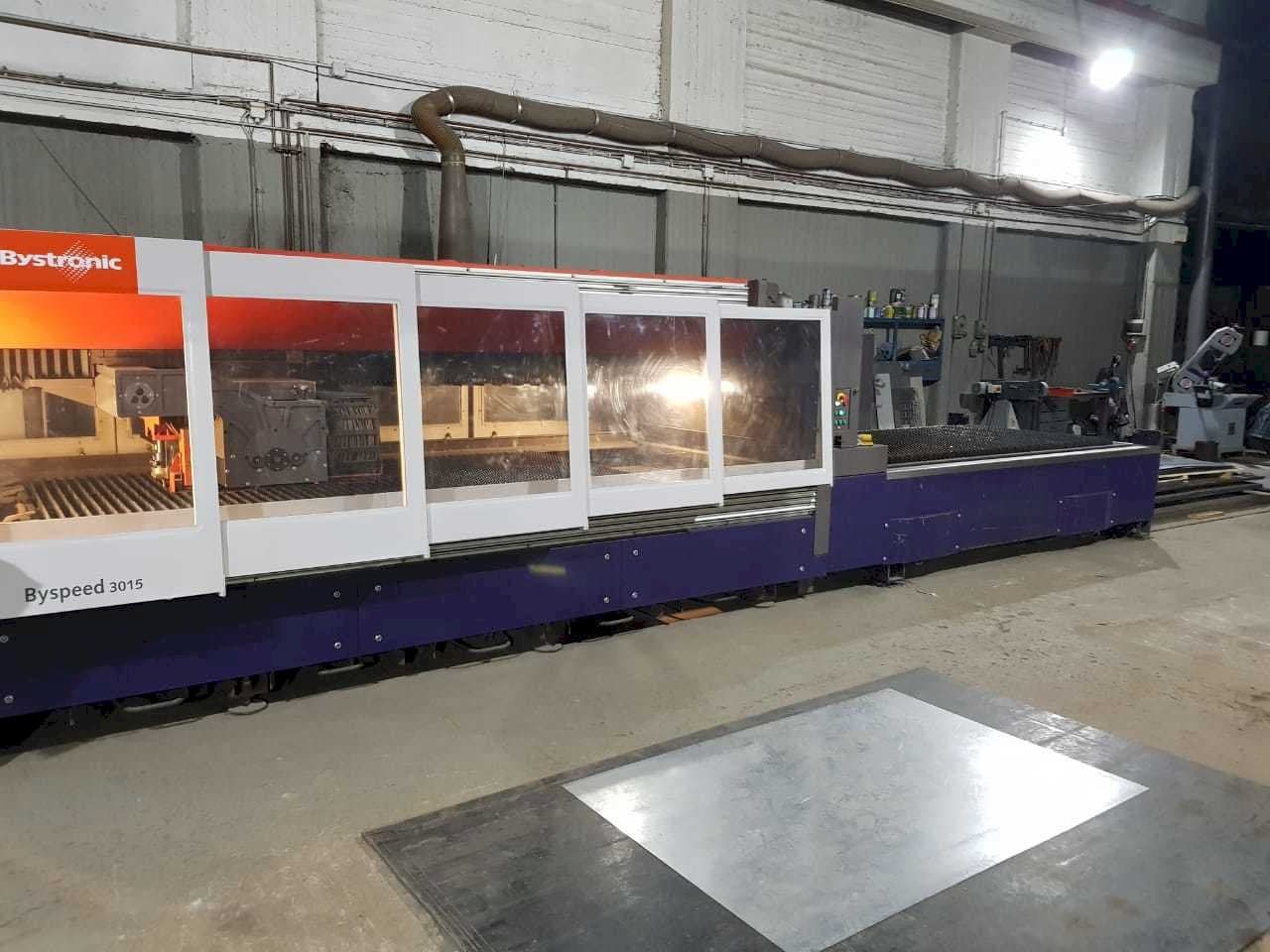 Frontansicht der Bystronic BySpeed 3015 Maschine
