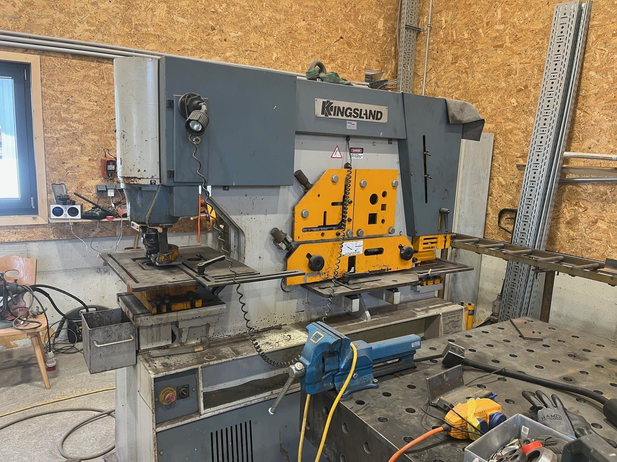 Frontansicht der KINGSLAND Multi 95  Maschine