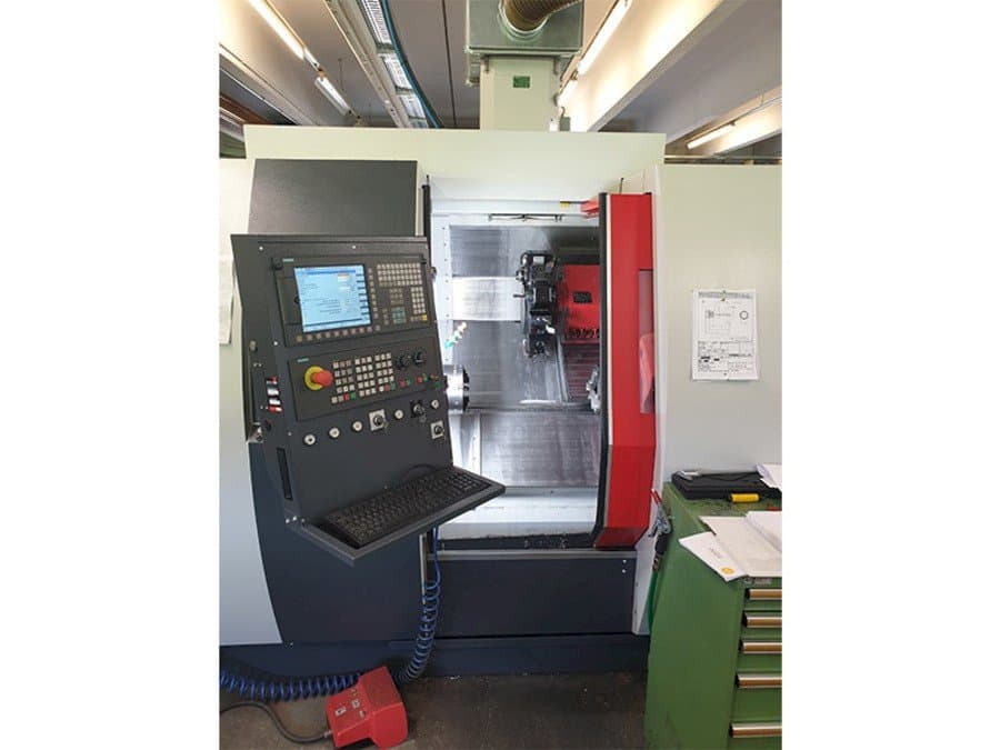 Frontansicht der EMCO Turn E 65 Maschine