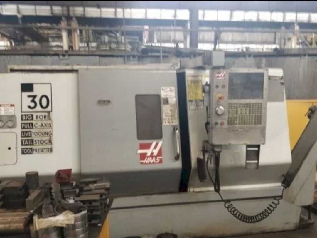 Frontansicht der HAAS SL-30BTHE Maschine