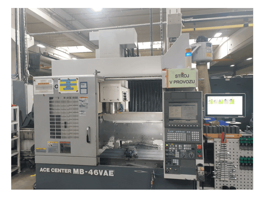 Frontansicht der Okuma MB-46VAE Maschine