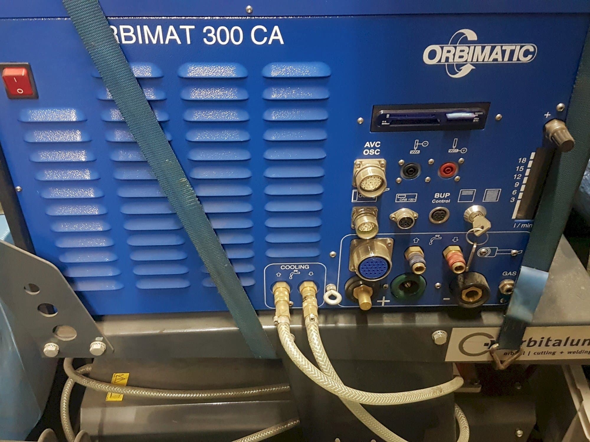 Frontansicht der Orbitalum ORBIMAT 300 CA AVC/OSC Maschine