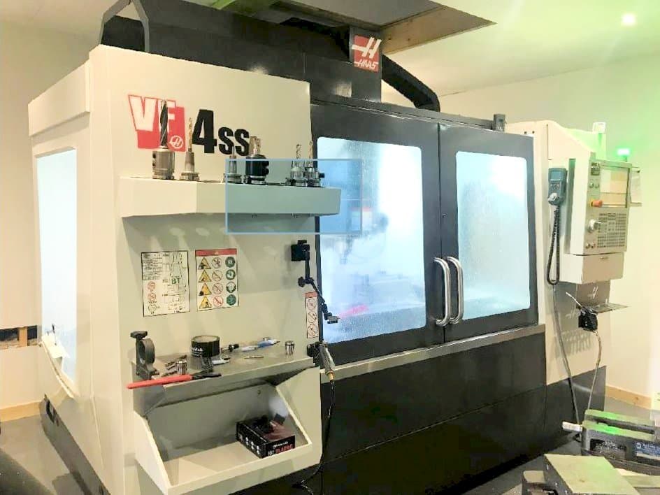 Frontansicht der HAAS VF-4SS Maschine