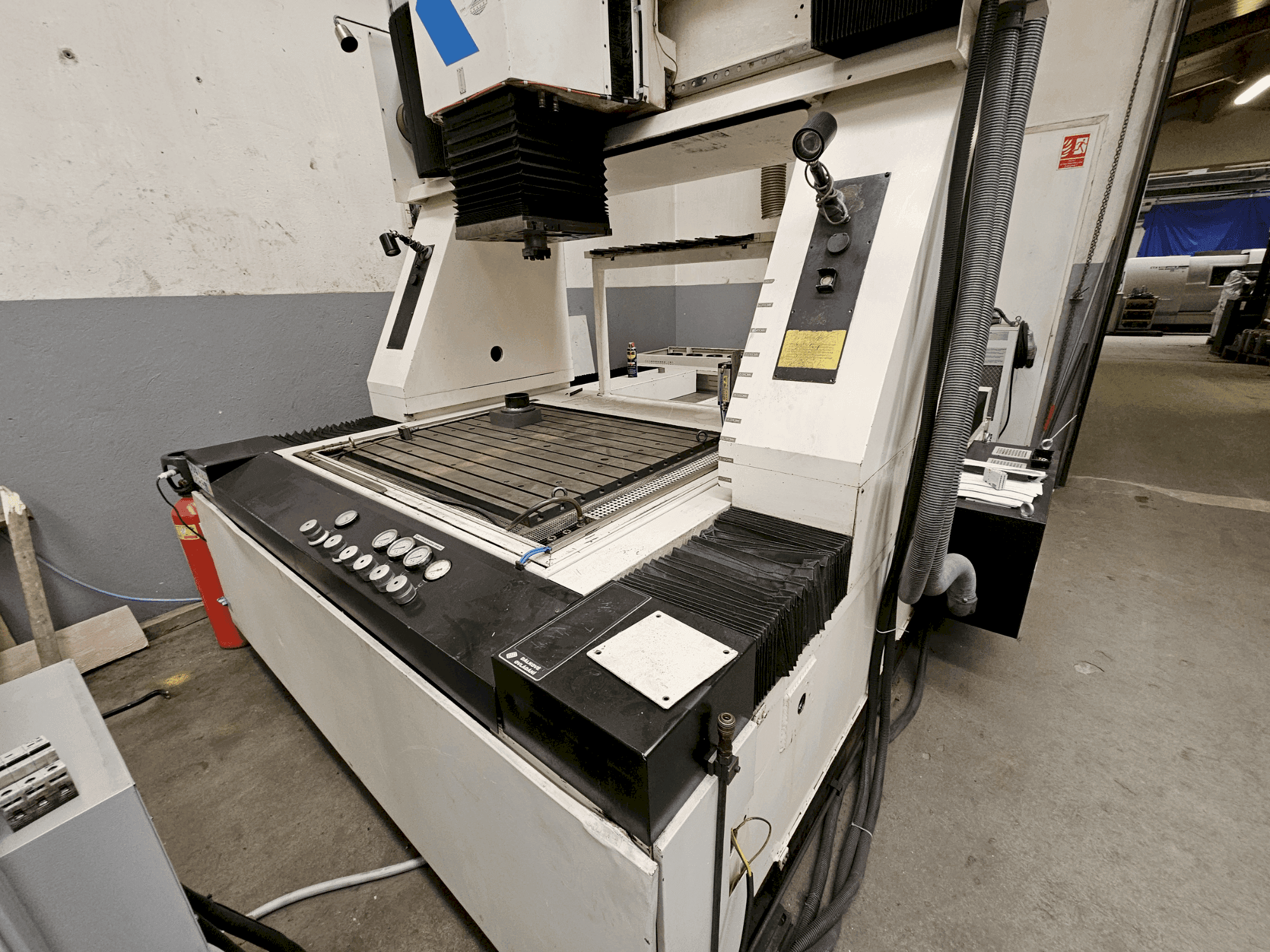 Frontansicht der INGERSOLL IG1300 PENTA  Maschine