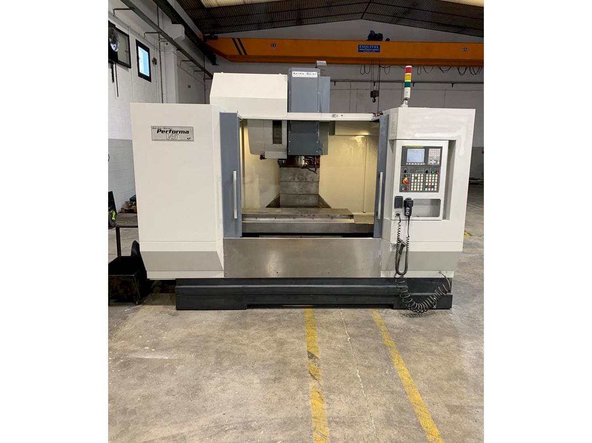 Frontansicht der Akira Seiki V5 XP Maschine