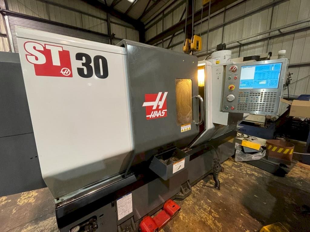 Frontansicht der HAAS ST-30 Maschine