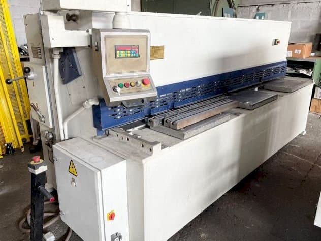 Frontansicht der ALPA COF 3050mm x 4/6mm Maschine