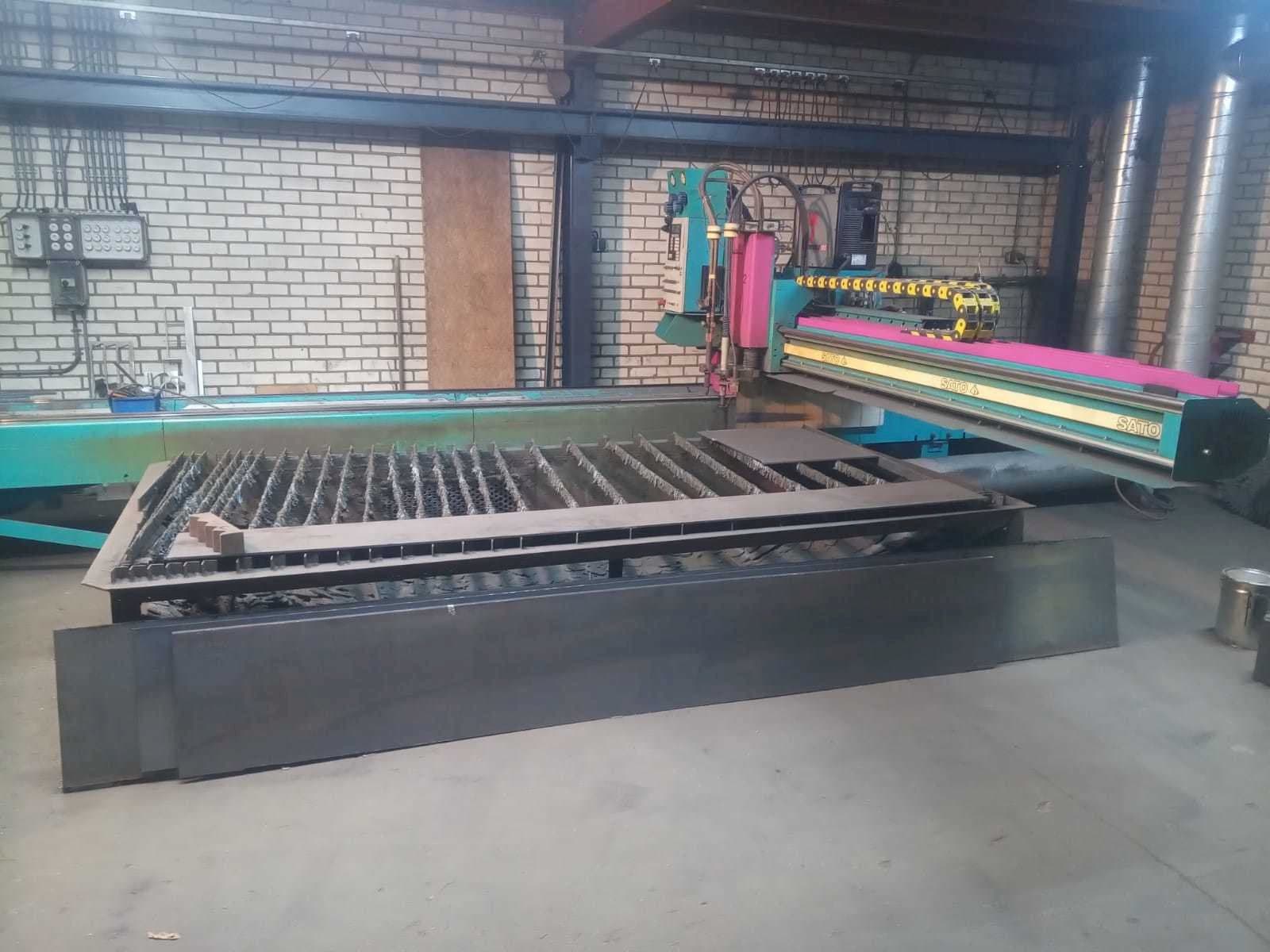 Frontansicht der SATO SATRONIK C2500 Maschine