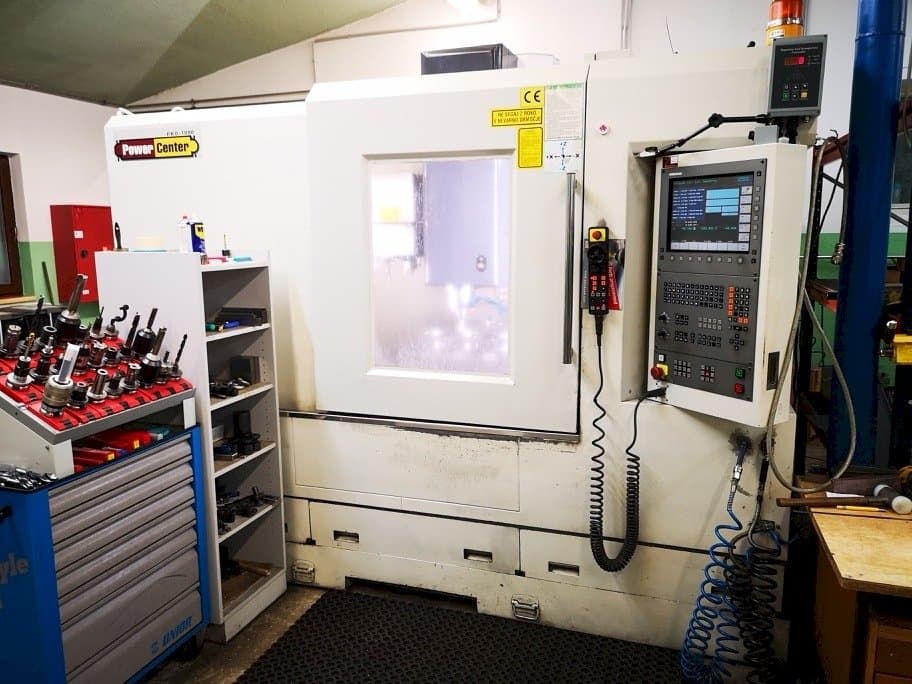 Frontansicht der Hartford PRO-1000S Maschine