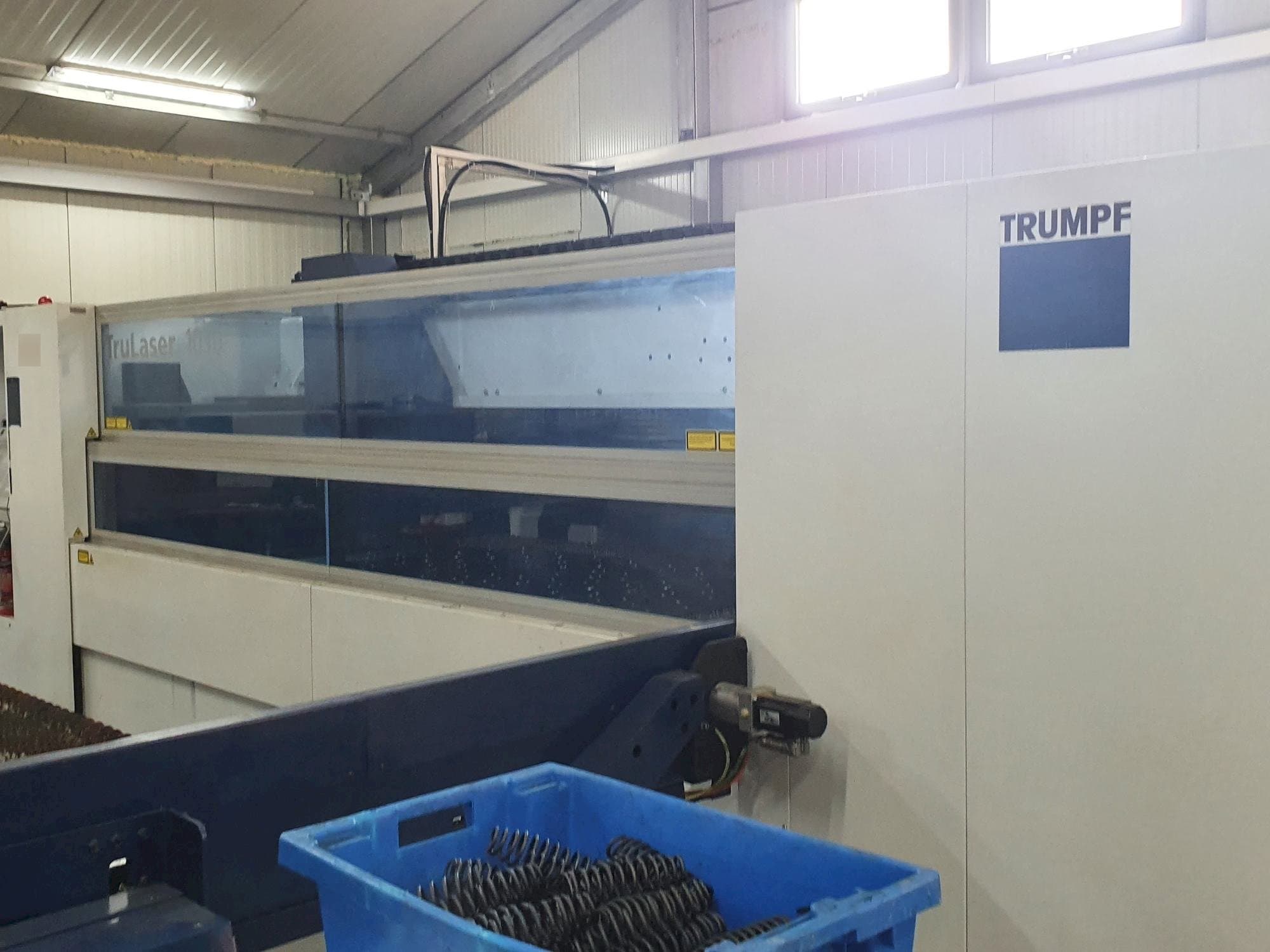 Frontansicht der Trumpf TruLaser 1030  Maschine