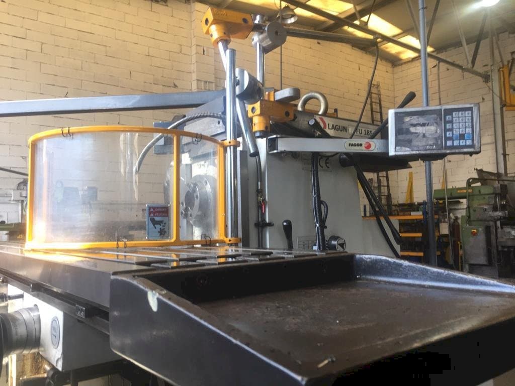 Frontansicht der LAGUN FU-185 Maschine