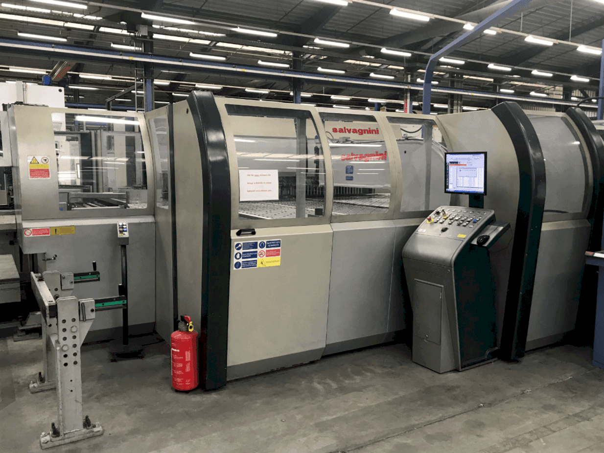 Frontansicht der Salvagnini S4S-40 / P4-3216 Maschine