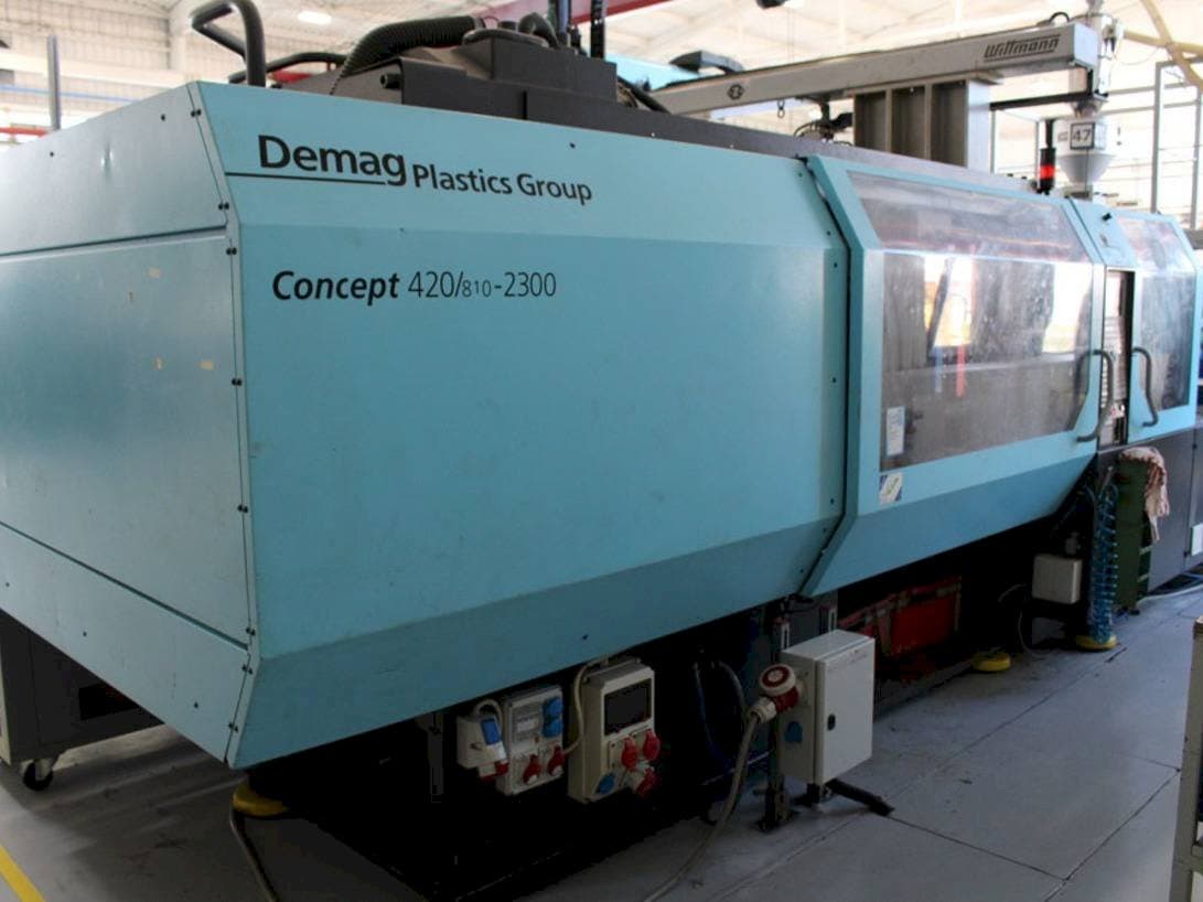 Frontansicht der DEMAG 420/810-2300 NC4 Maschine