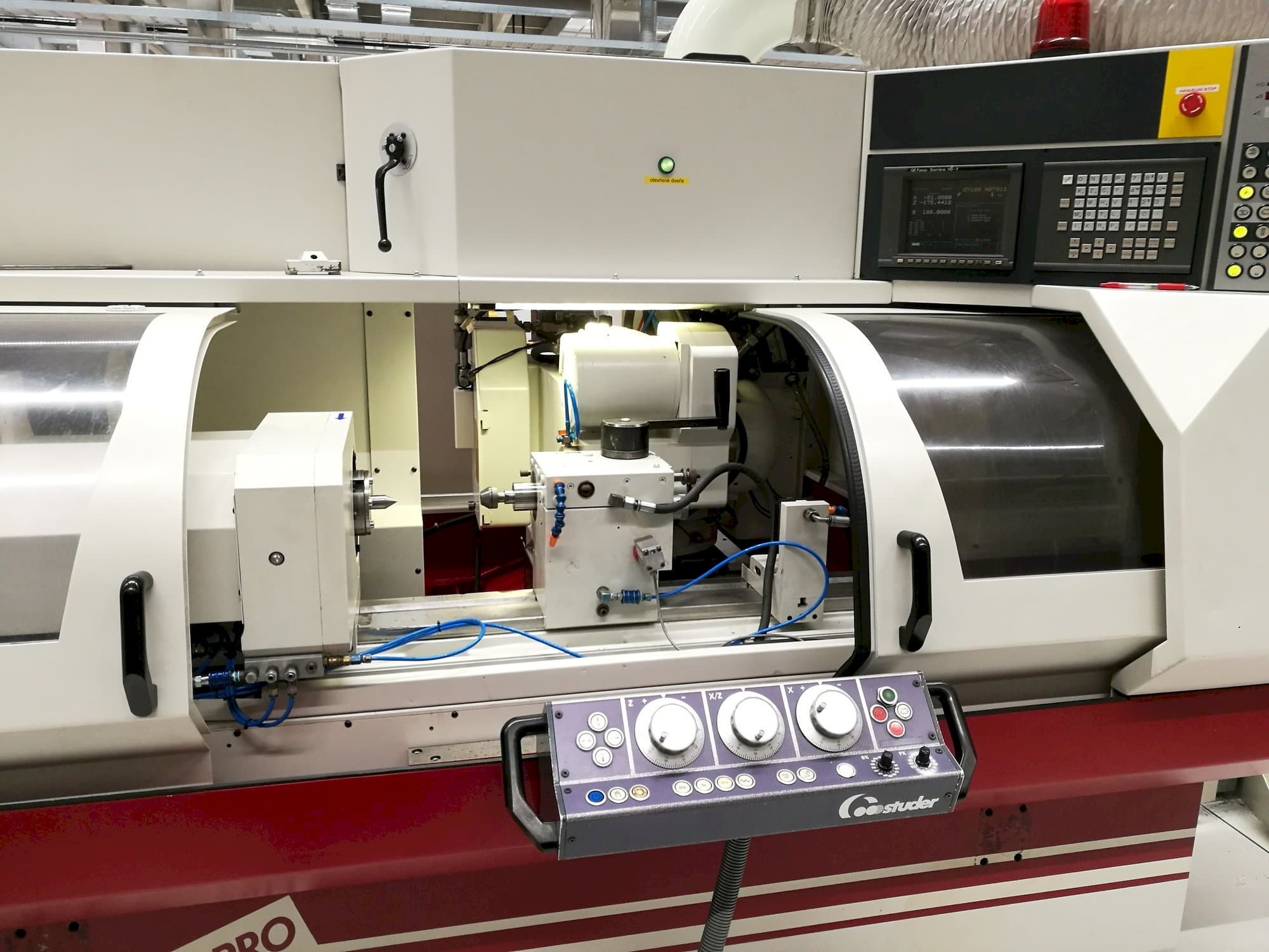 Frontansicht der STUDER S30 lean PRO Maschine