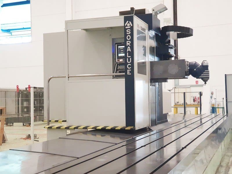 Frontansicht der Soraluce FL-13000 Maschine