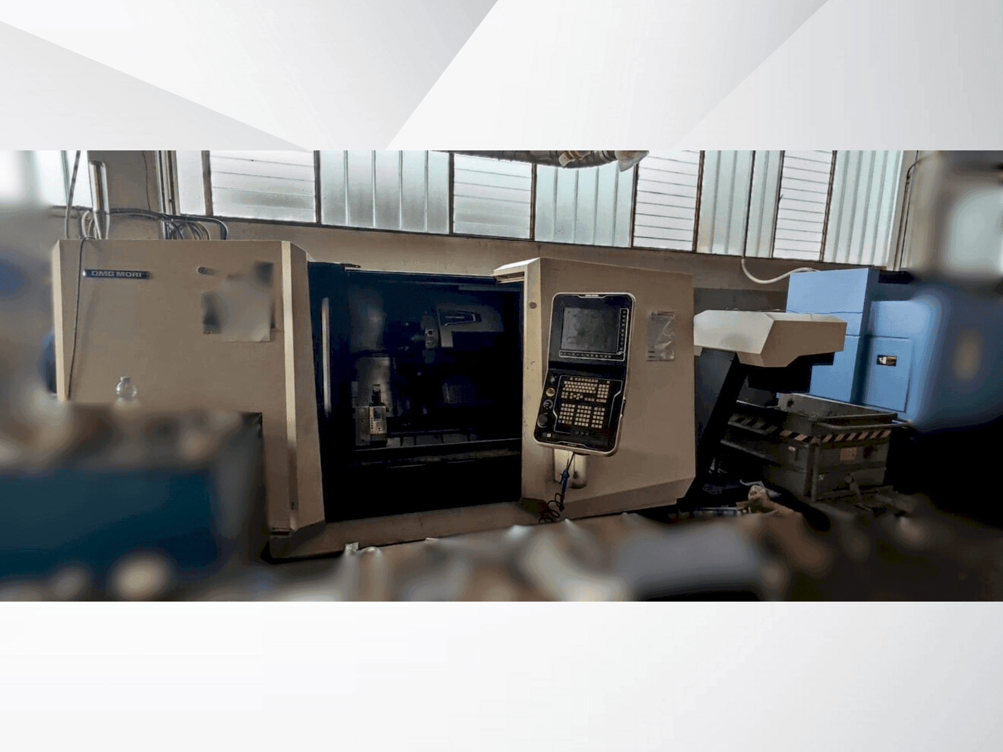 Frontansicht der DMG MORI CLX 550  Maschine