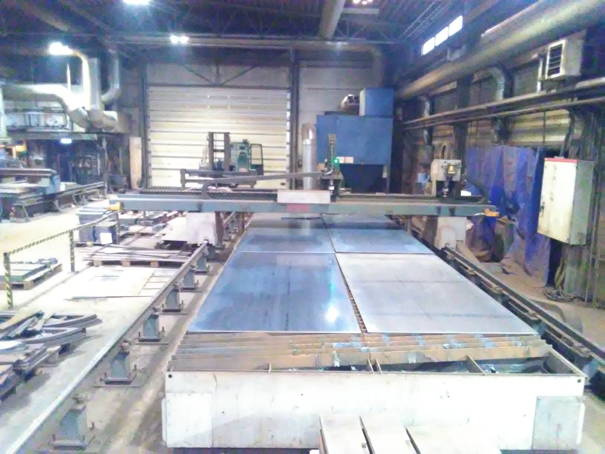 Frontansicht der Durma PL-30120 Maschine