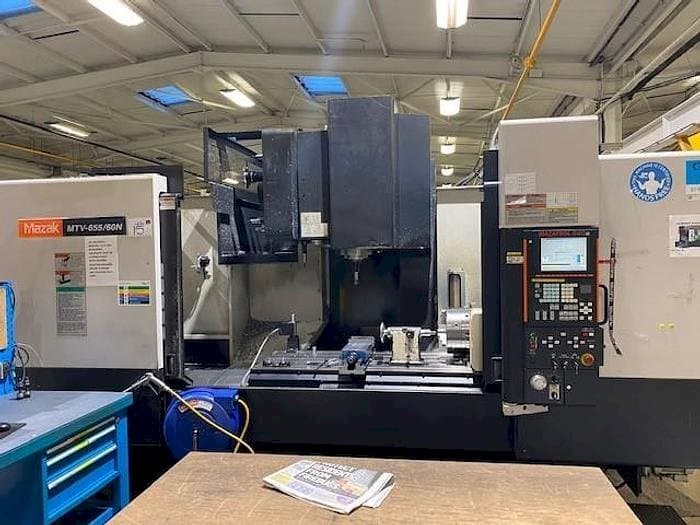 Frontansicht der Mazak MTV 655/60N Maschine