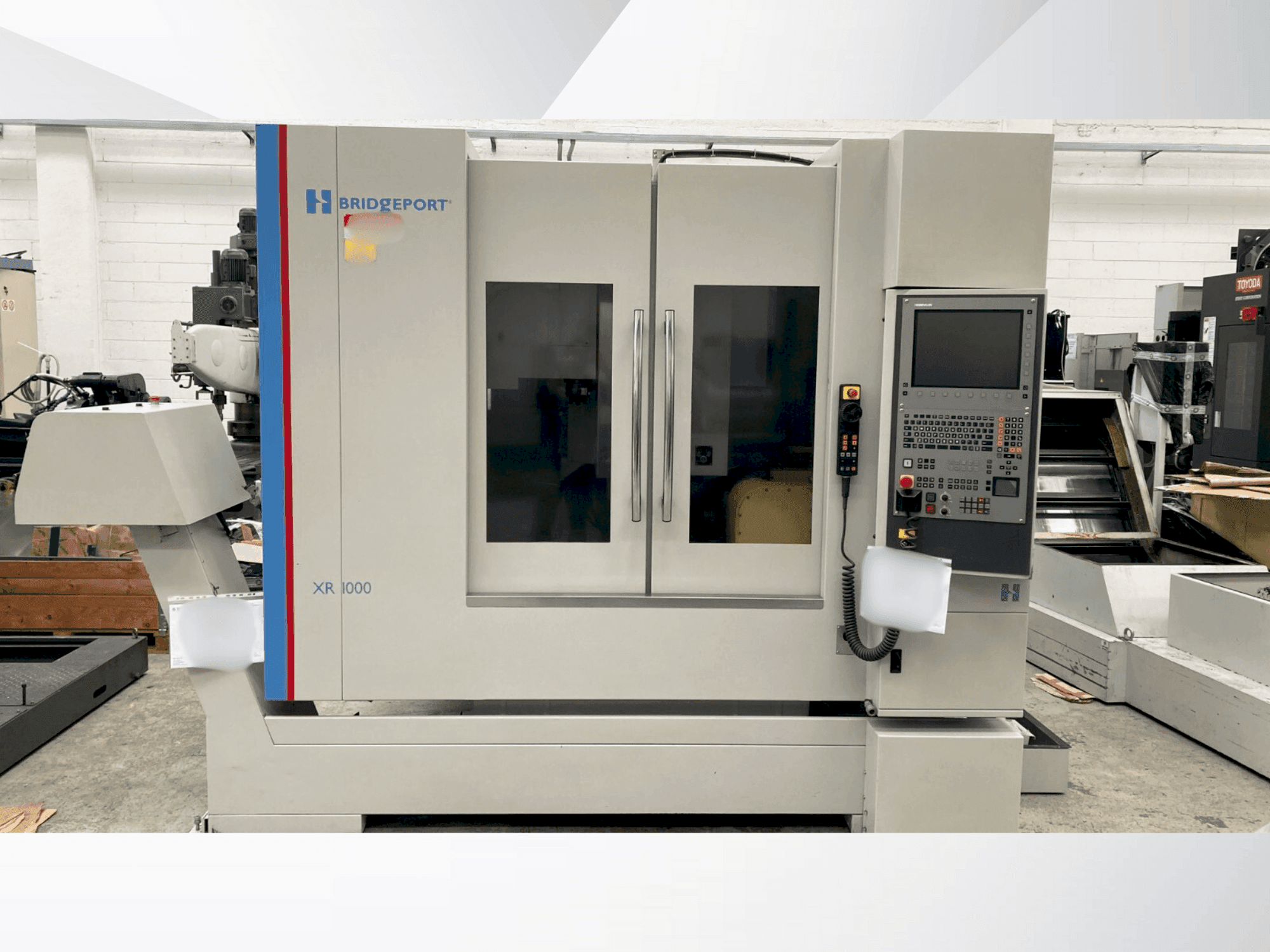 Frontansicht der Bridgeport XR 1000  Maschine