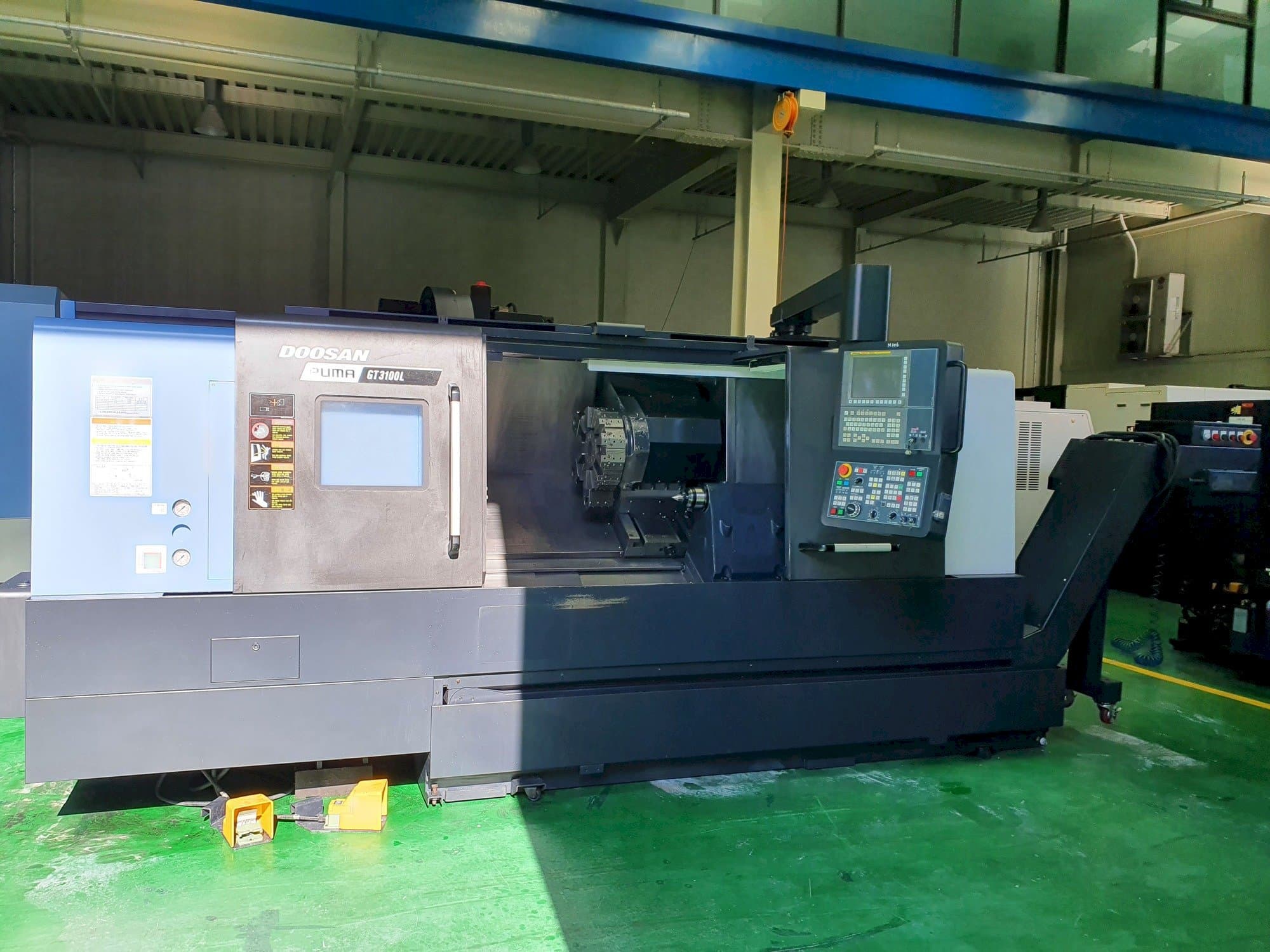 Frontansicht der Doosan PUMA GT3100L  Maschine