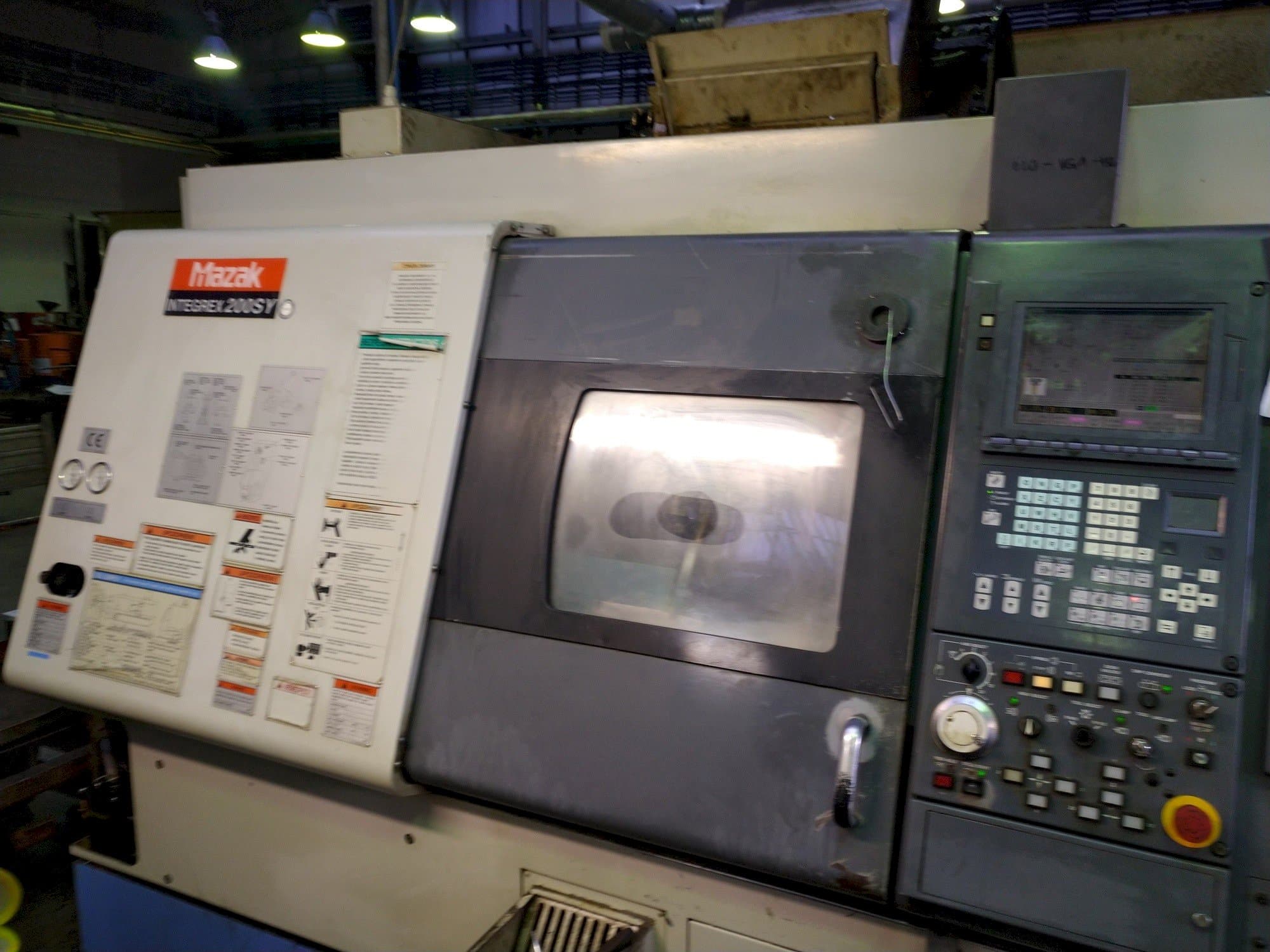 Frontansicht der Mazak INTEGREX 200 SY Maschine
