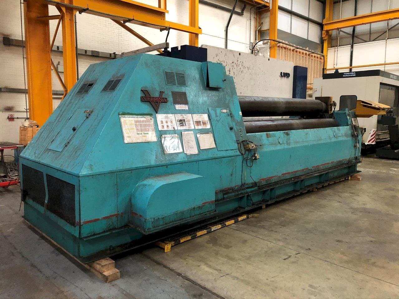 Frontansicht der VERRINA CLR 216 X 4050  Maschine