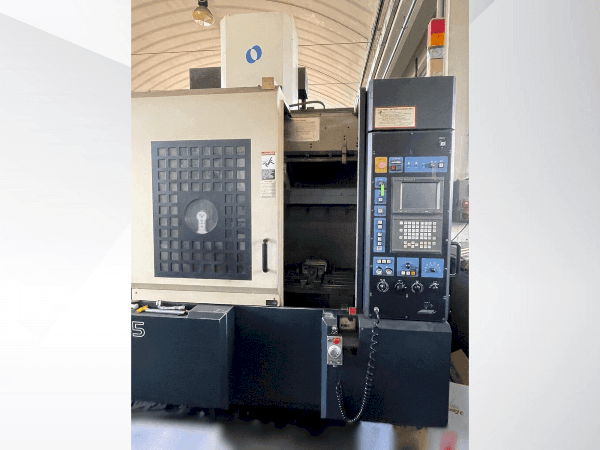 Frontansicht der Makino V55-A15  Maschine