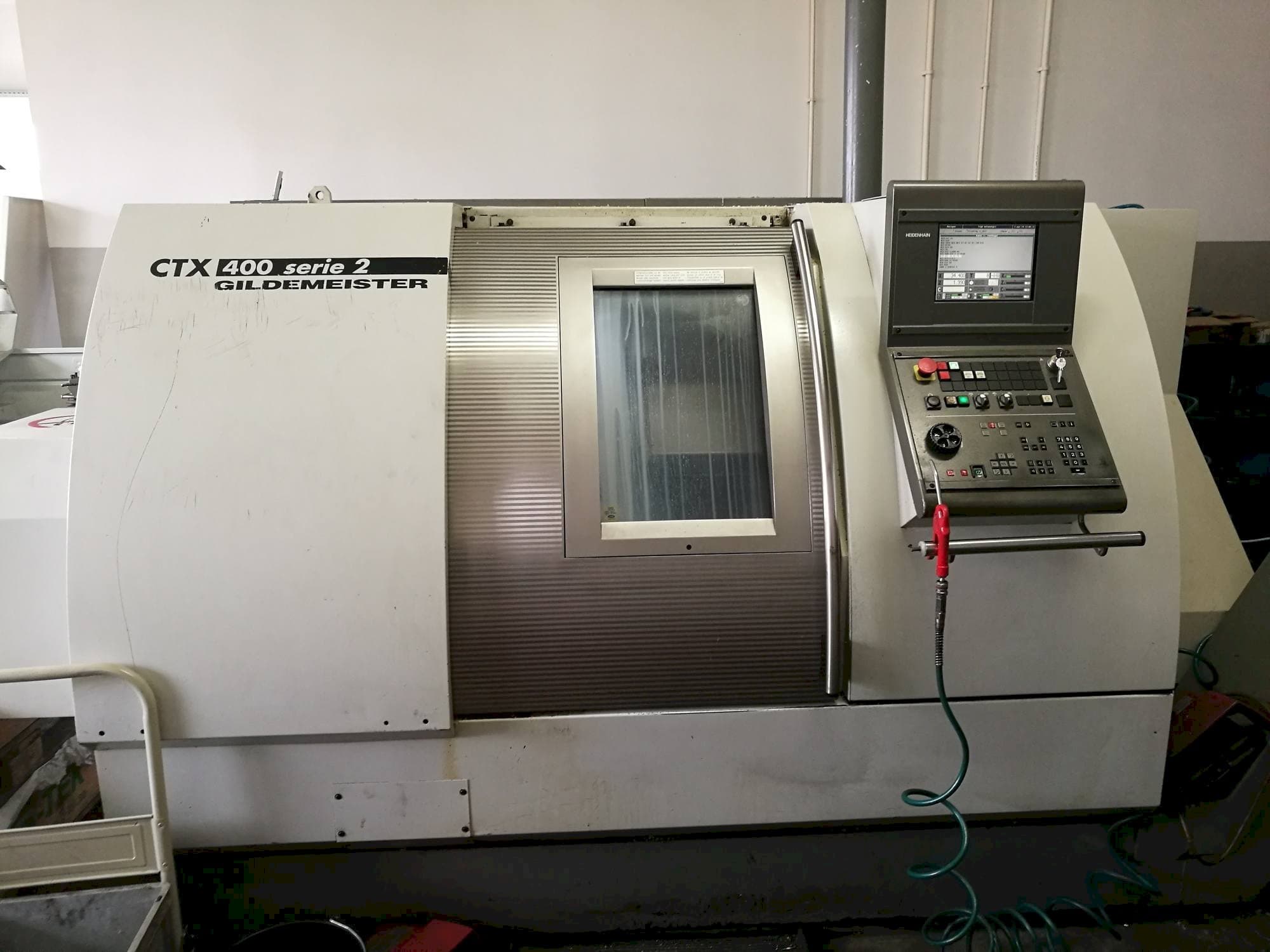 Frontansicht der Gildemeister CTX 400 S2 Maschine