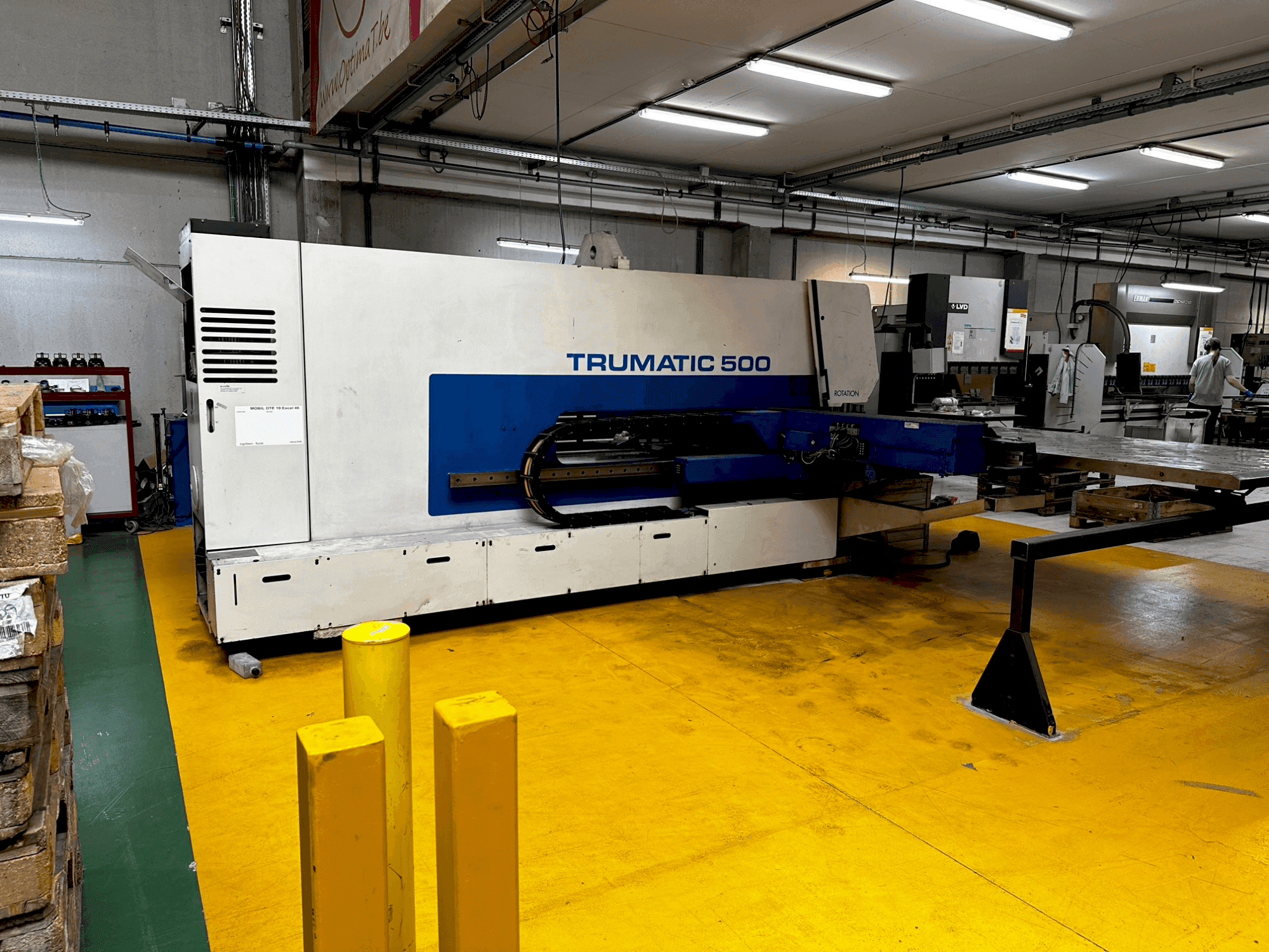 Frontansicht der TRUMPF Trumatic 500 Maschine