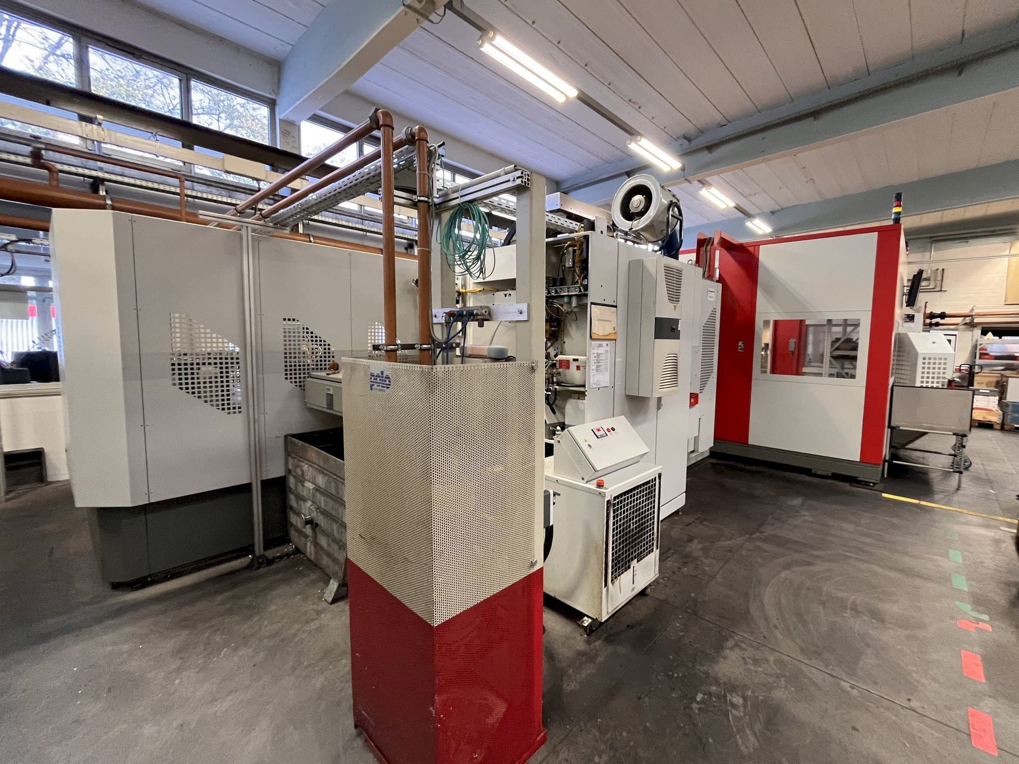 Frontansicht der HERMLE RS1 Robot System Maschine