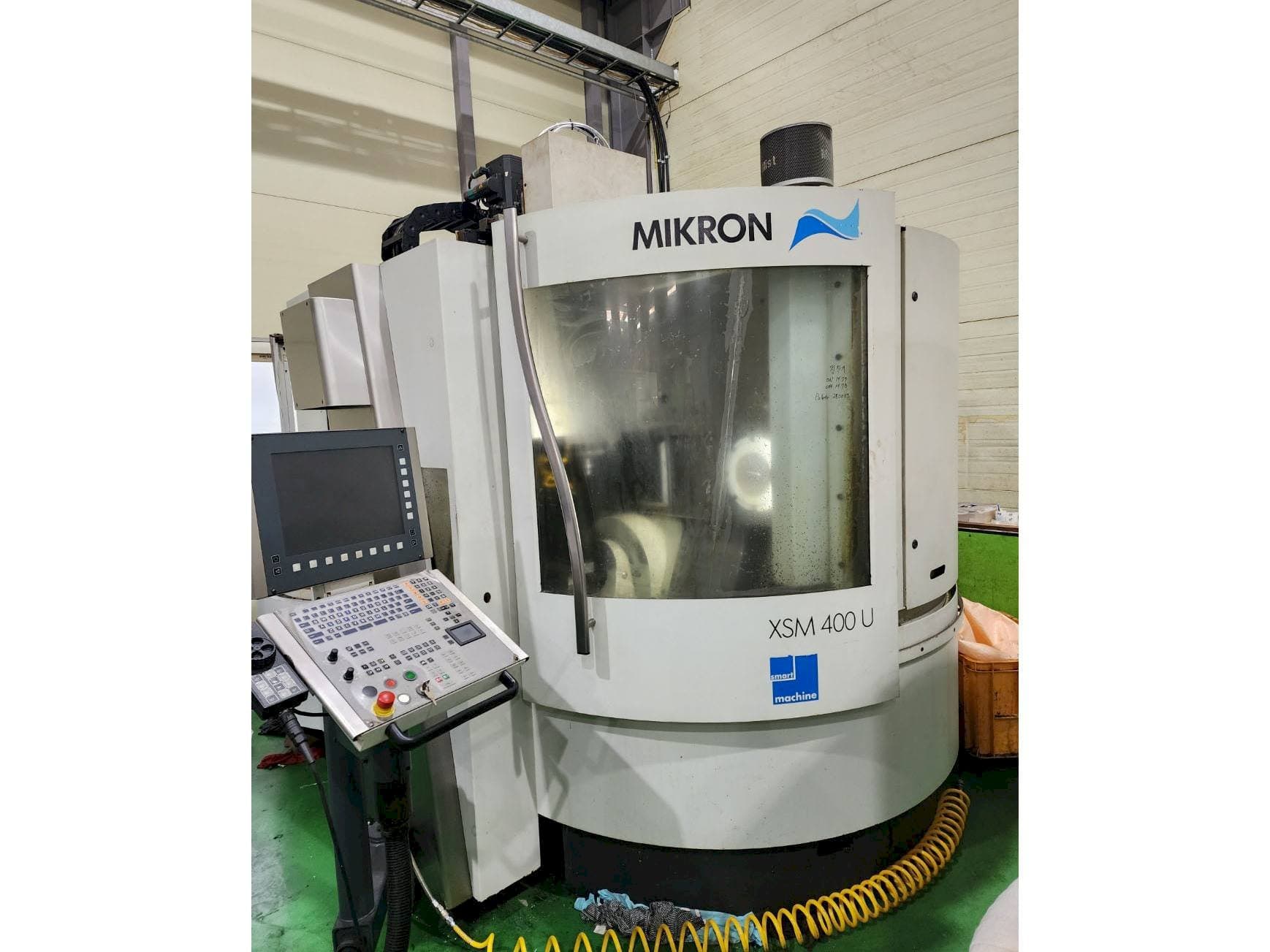 Frontansicht der MIKRON XSM 400 U  Maschine