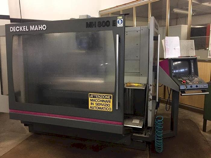 Frontansicht der DECKEL MAHO MH800E Maschine