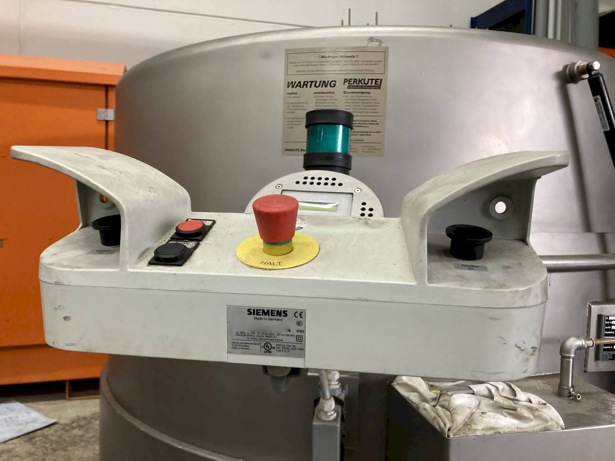 Linke Ansicht der PERKUTE SP 160  Maschine