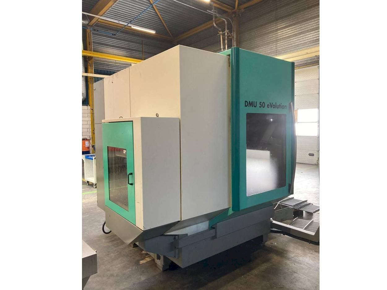 Frontansicht der DECKEL MAHO DMG 50Evo Maschine