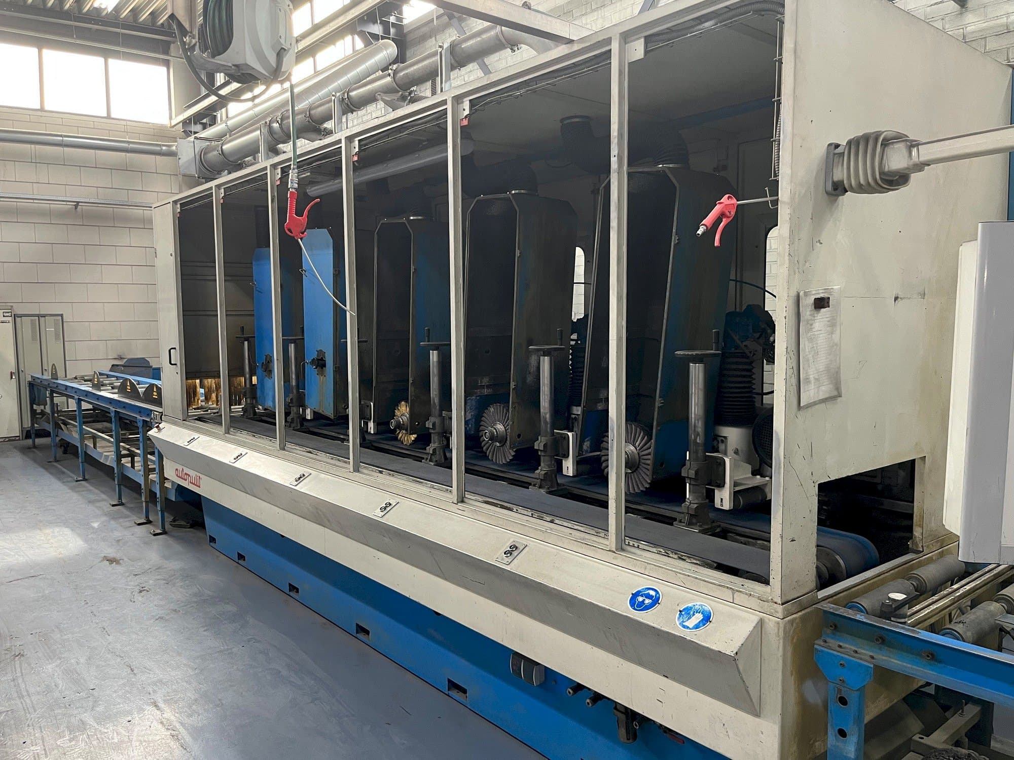 Frontansicht der Autopulit E4R-200/5UP Maschine